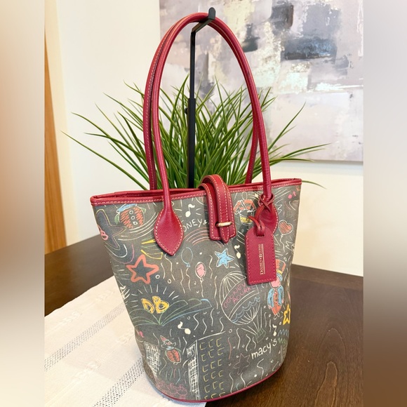 Vintage Dooney & Bourke Limited Edition Macy's
Parade Bucket Bag - Picture 3 of 10